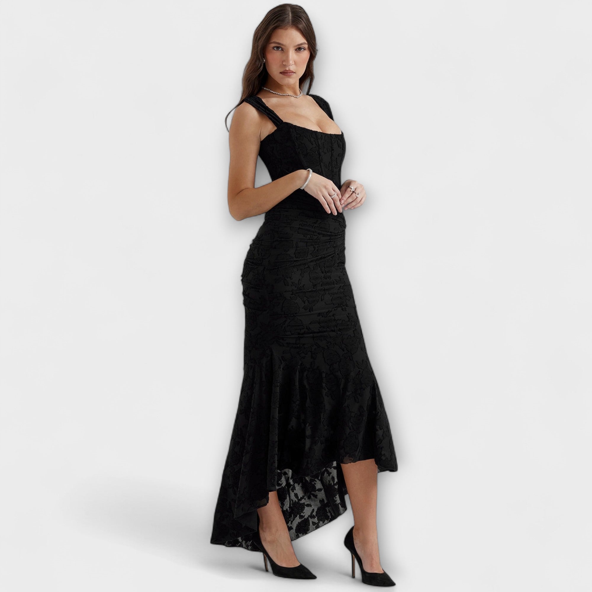 Renske - Long dress with an elegant and sophisticated bodice